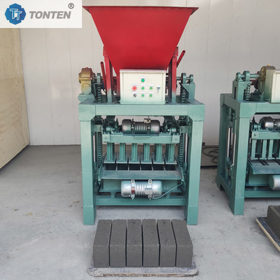 Yol kenarında taş kalıplama makinesi beton yarı otomatik boş tuğla yapım makinesi